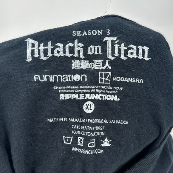NWOT attack on Titan black graphic T-shirt - Picture 3 of 3